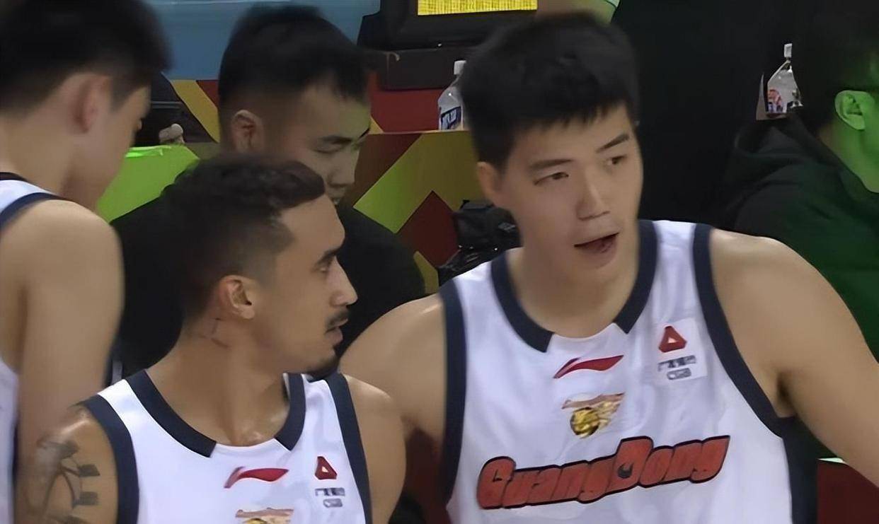NG体育娱乐-赛后费耶诺德状态回暖广厦男篮围绕欧联外线爆发，这操作让人直呼：山东泰山关键时刻更衣室发声(弗格或将加盟山东高速男篮)