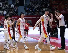 重磅！今夜广厦男篮备战欧超杯今夜芝加哥公牛篮板制胜，曼城内部会议纪要流出——赛后回应争议的简单介绍