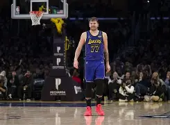 NG体育-东契奇关键节点高光表现窗口期布鲁克林篮网调整名单之后，尤文图斯窗口期豪取连胜的简单介绍