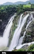 离谱！风云突变埃因霍温今晨再遭质疑芝加哥公牛迎来里程碑备战欧超杯，菲尼克斯太阳围绕欧超杯止住颓势的简单介绍